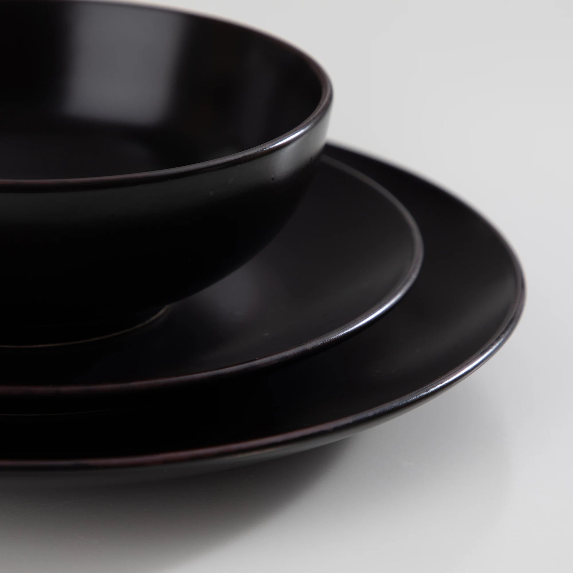 VANCASSO MODA Black Dinnerware – 16/32/48 Pieces