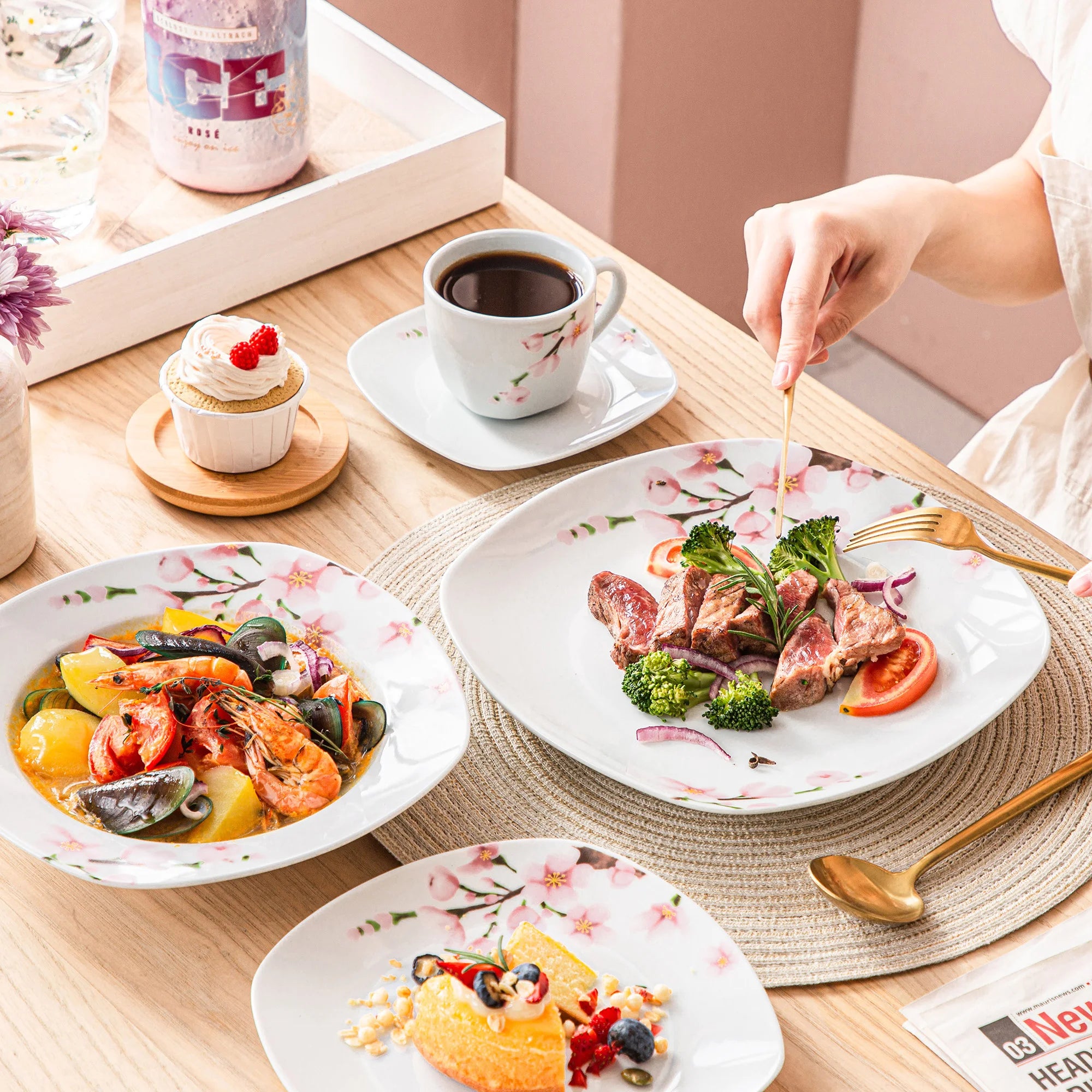 VEWEET Annie 30-Piece Porcelain Dinnerware Set – Pink Floral, Service for 6