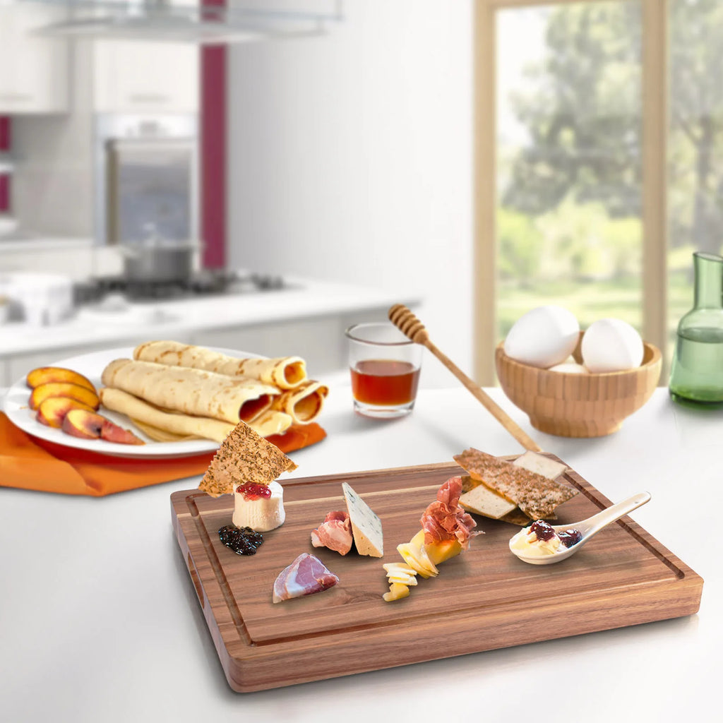 Kumani Acacia Cutting Board