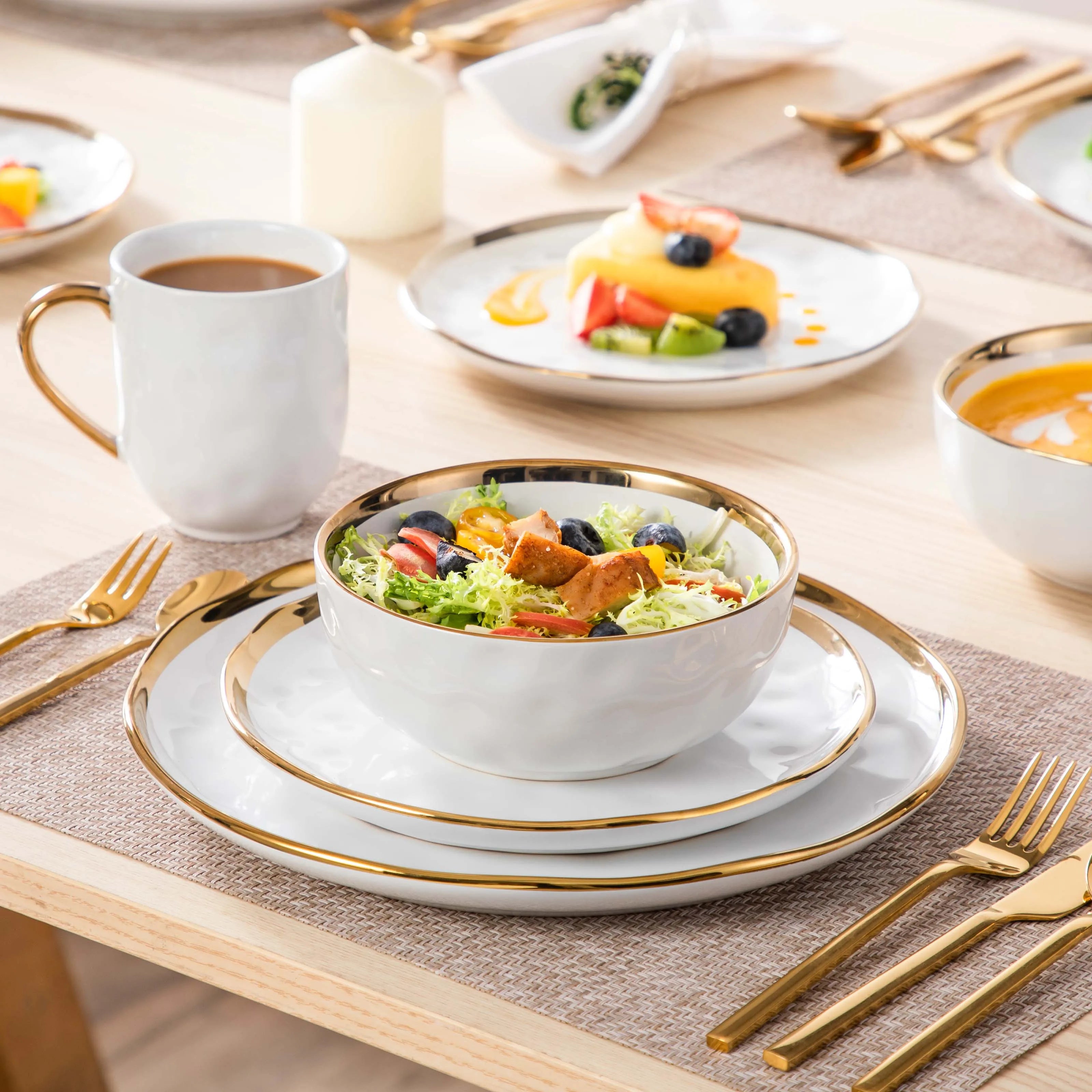 LOVECASA Gold Trim Hammered Dinnerware