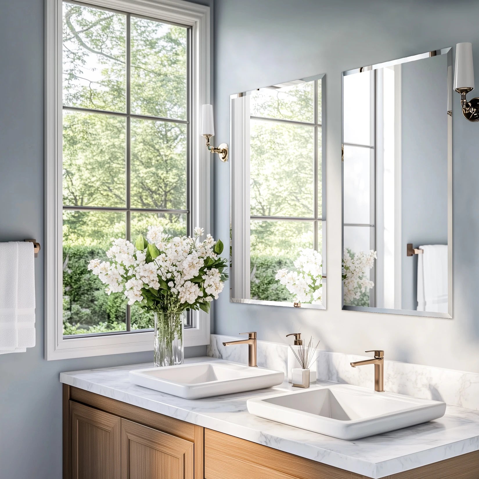 Frameless Beveled Rectangle Wall Mirror – Modern Silver Finish