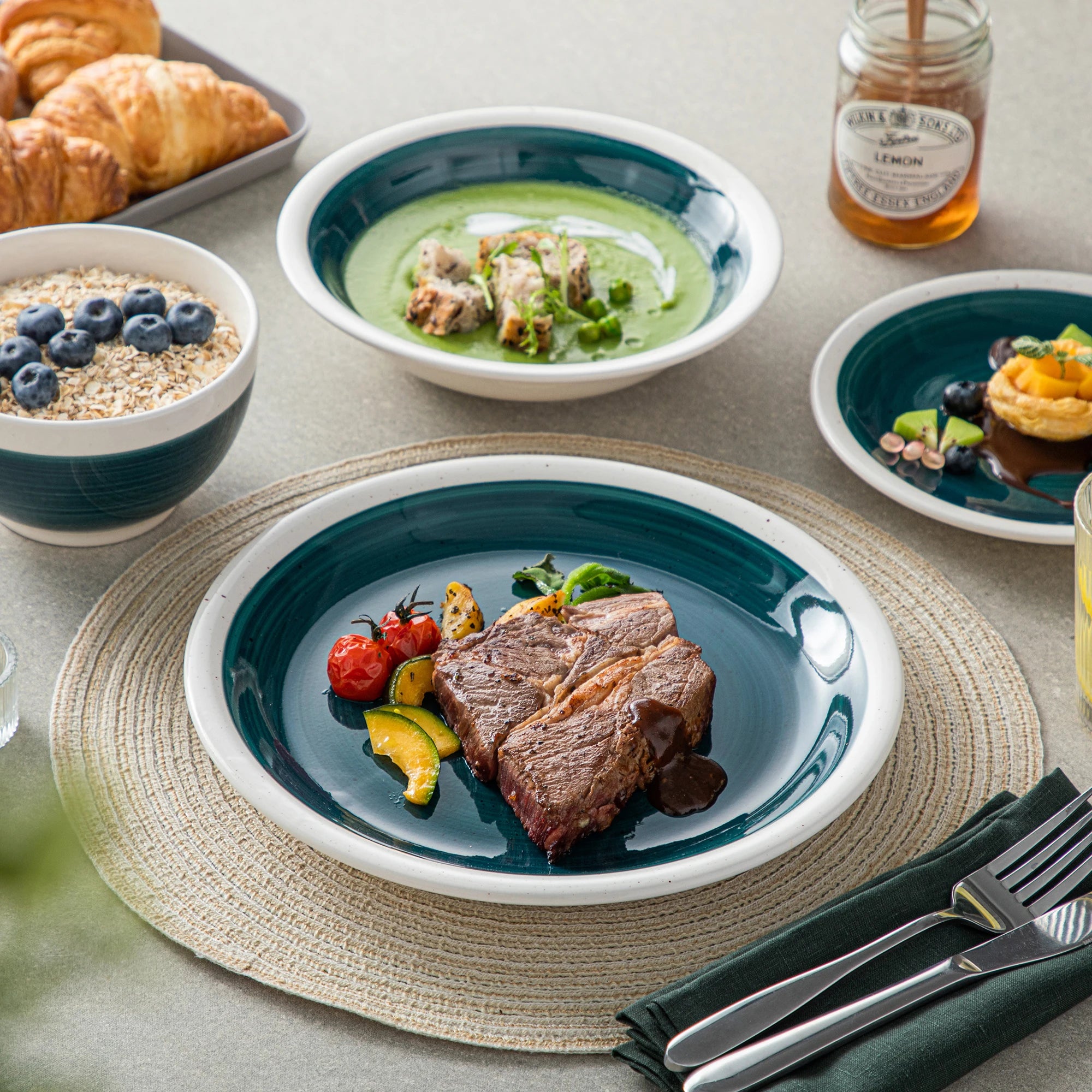 VANCASSO Ori Dinnerware in 4 Colors