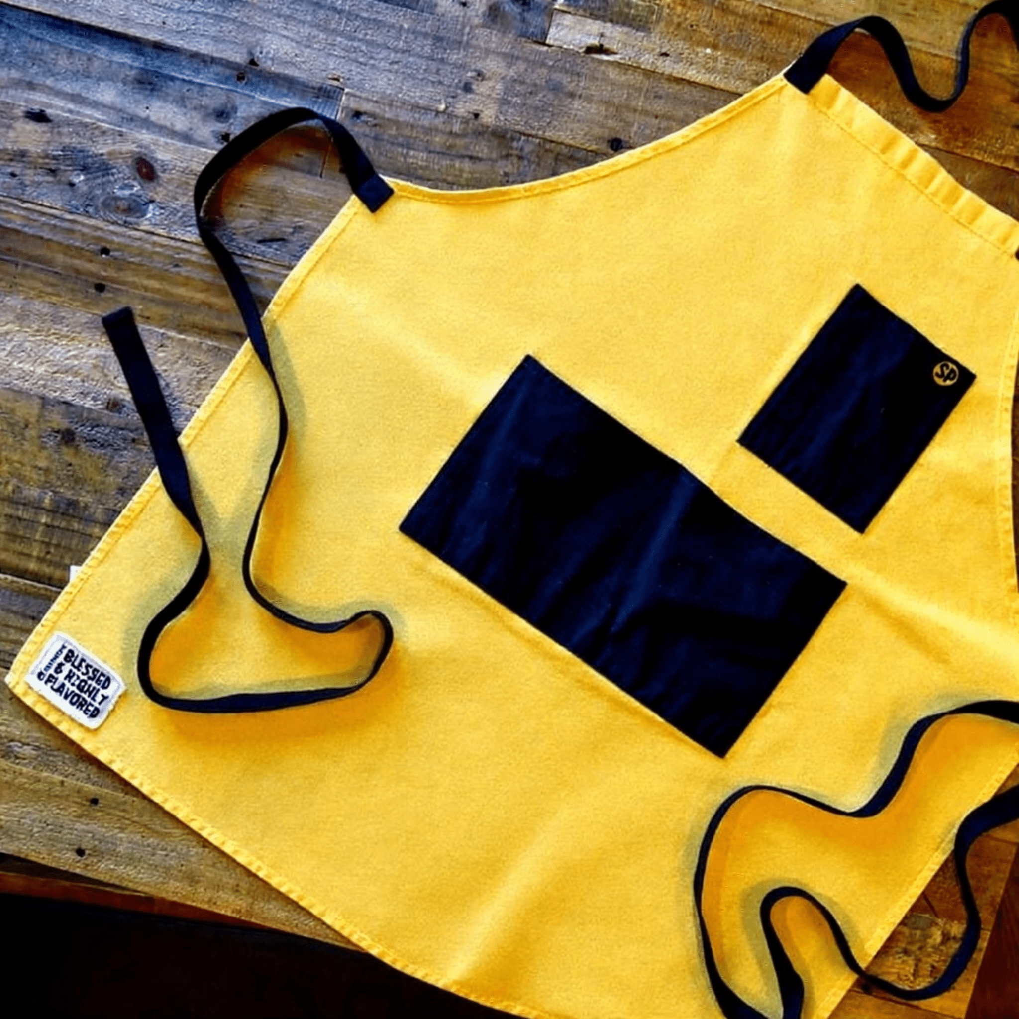Cornbread Gold Apron